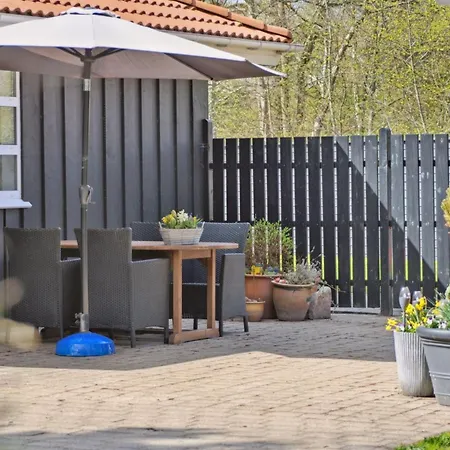 Hébergement de vacances - 500m From The Sea By Interhome