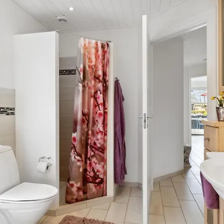 Feriehus - 500m From The Sea By Interhome *